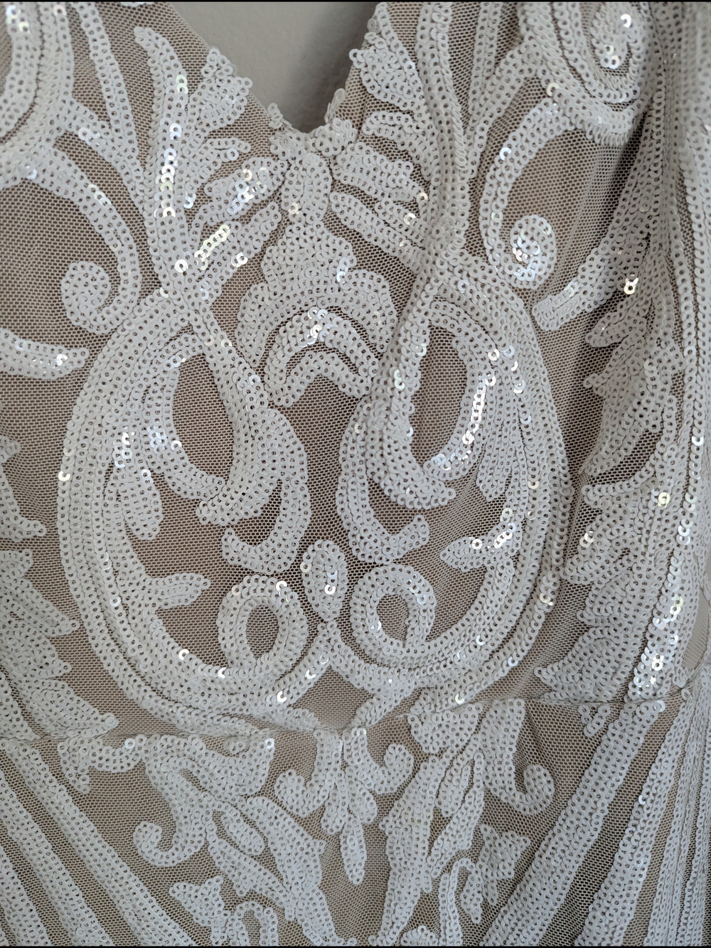 Le Chateau White Strapless Lace-Overlay V-Neck Dress - Picture 4 of 7